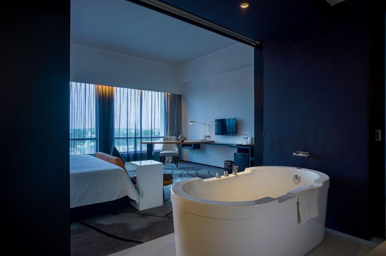 อาร์โทเทล ทีเอส สวีท สุราบายา Hotel ภายนอก รูปภาพ
